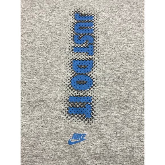 Vintage Y2K Nike Silver Tag Swoosh T-Shirt Fits Size Adult XL Gray - Picture 8 of 8